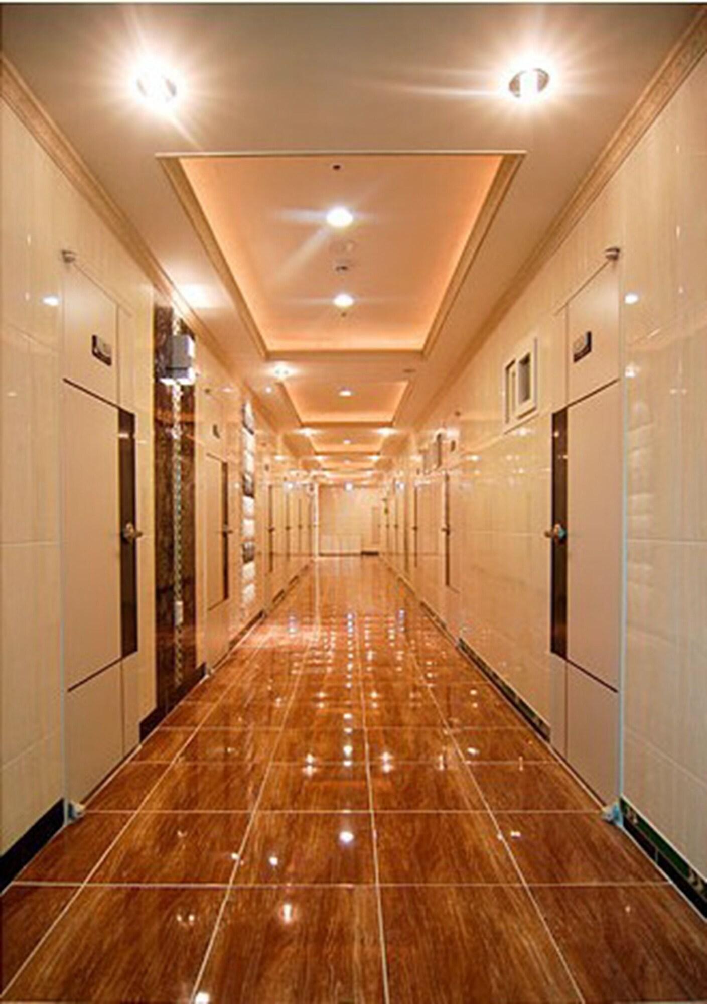 Varios Noble Residence