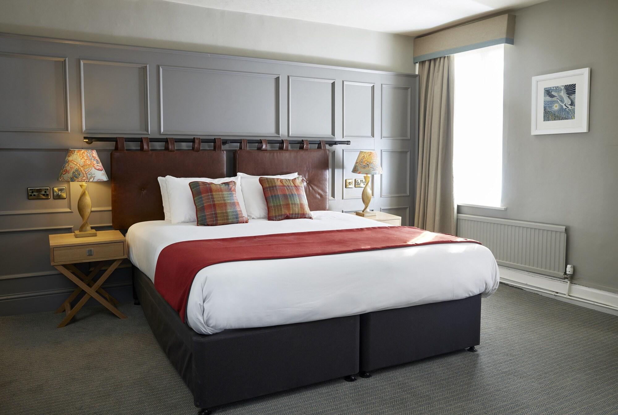 Varios Castle Hotel by Greene King Inns
