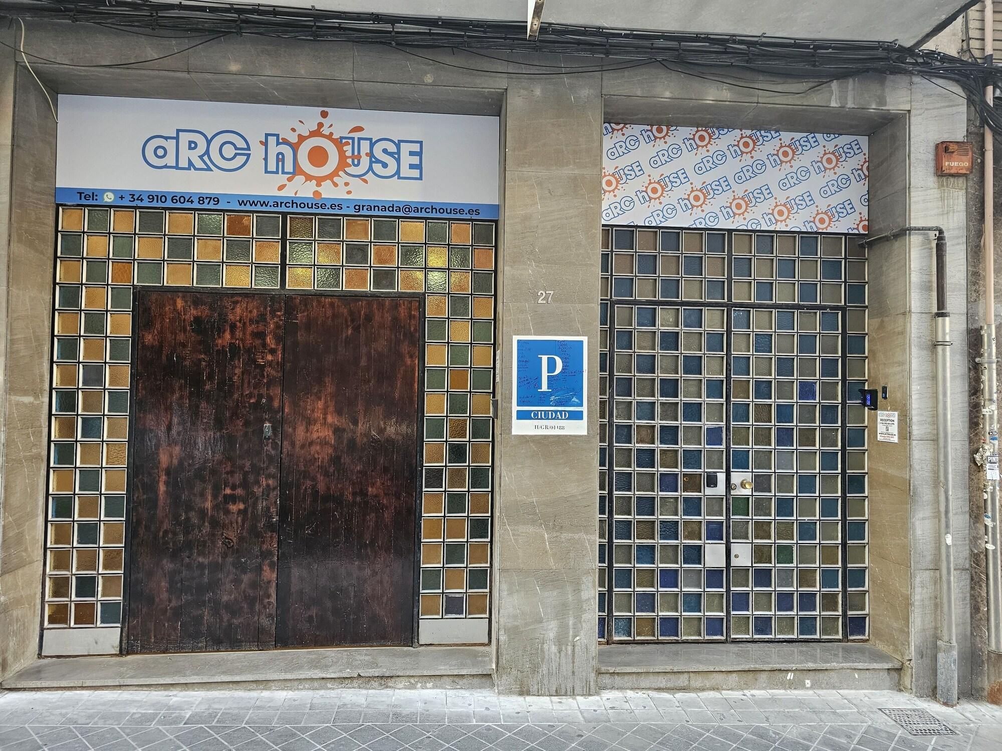 Vista Exterior Arc House Granada