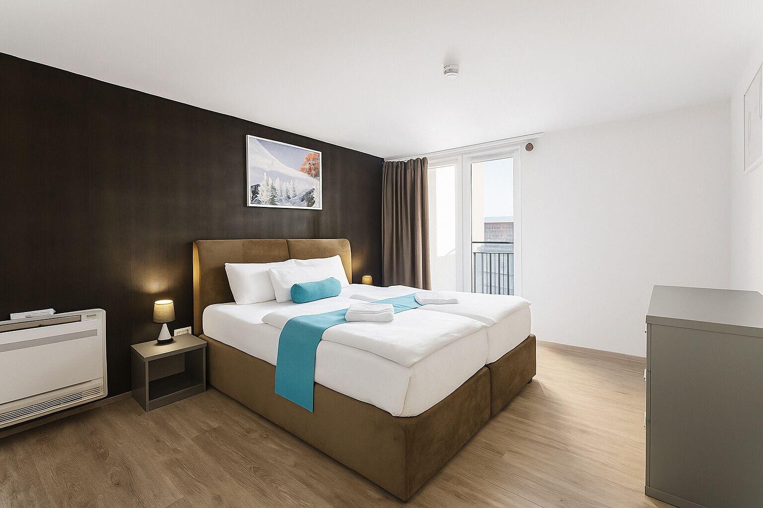 Varios Hotel Mika Downtown