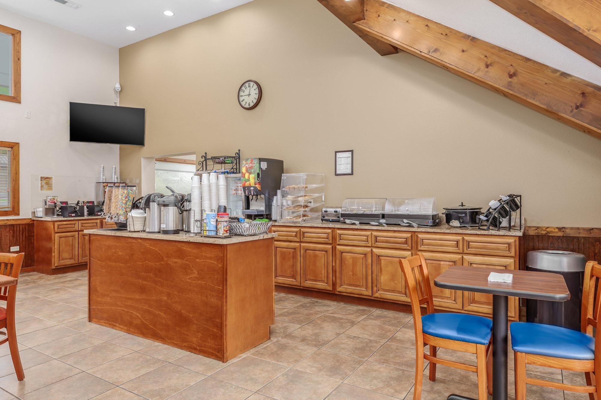 Restaurant Crossroads Inn & Suites