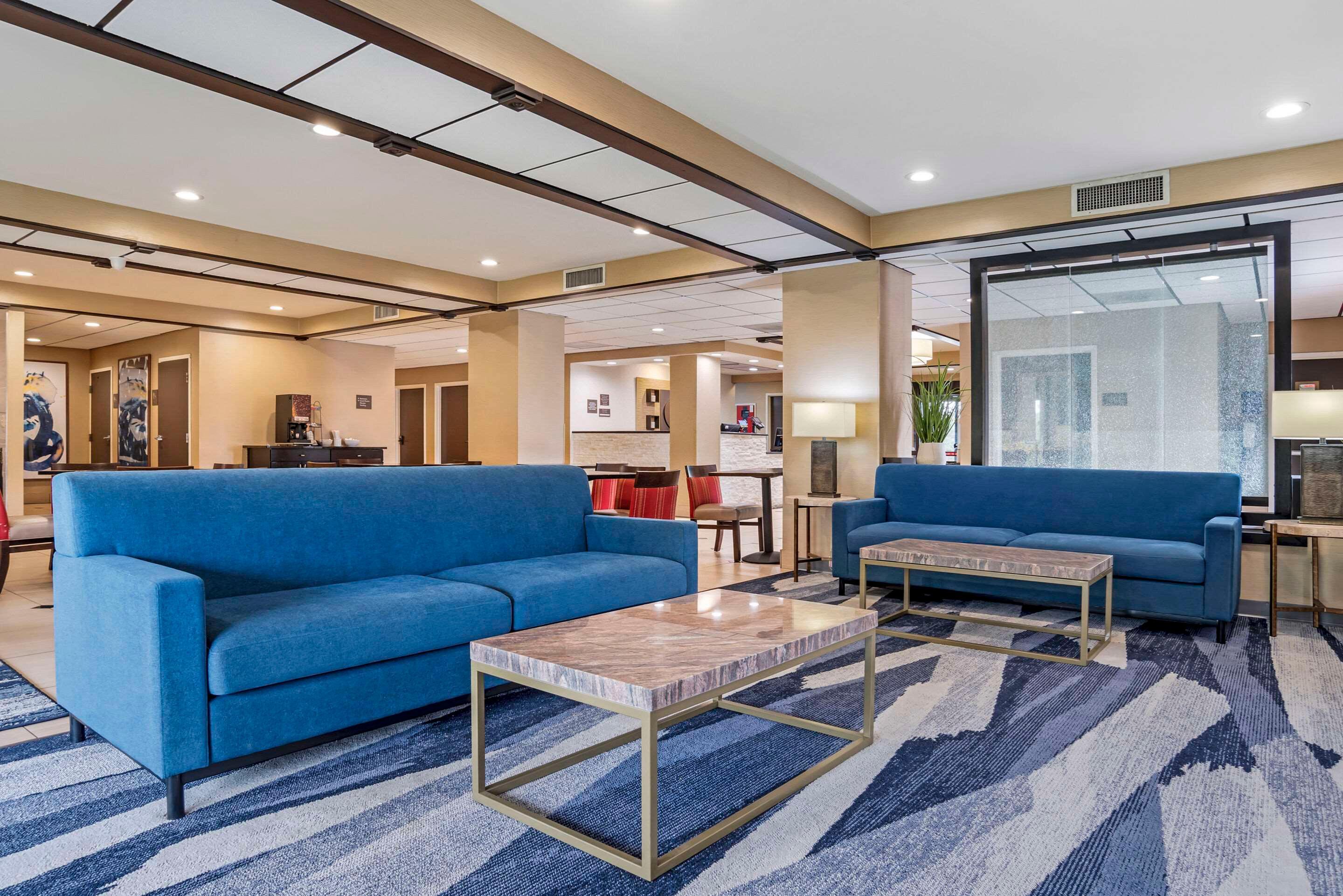 Vista Lobby Comfort Inn Opelika - Auburn