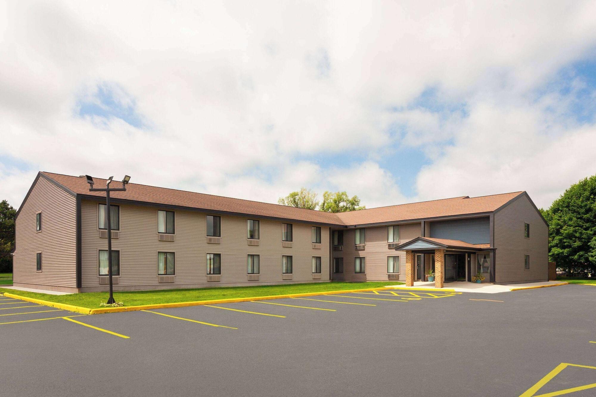 Vista Exterior Super 8 by Wyndham Sun Prairie/Madison E