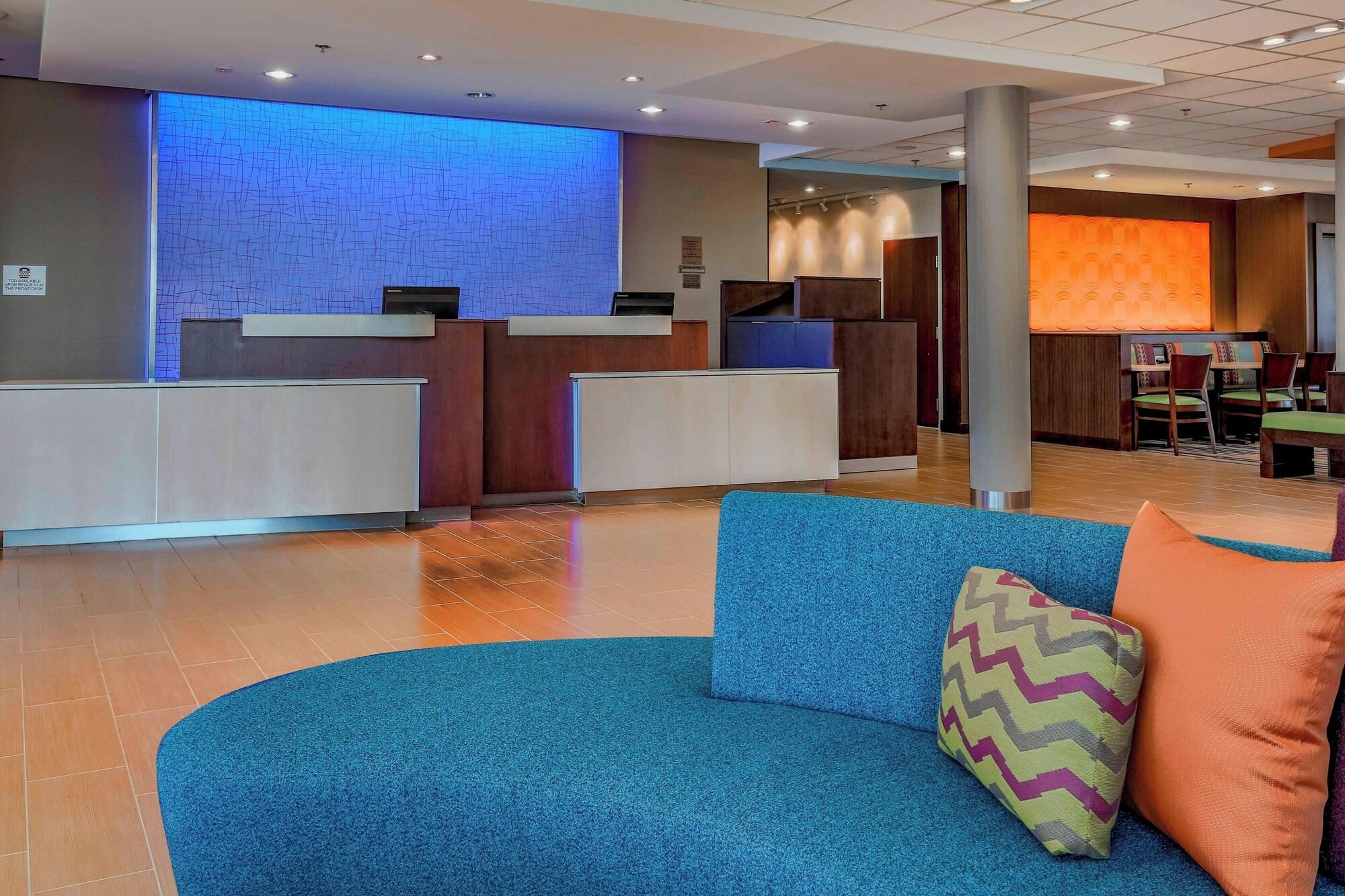 Vista Lobby Fairfield Inn & Suites by Marriott Snyder