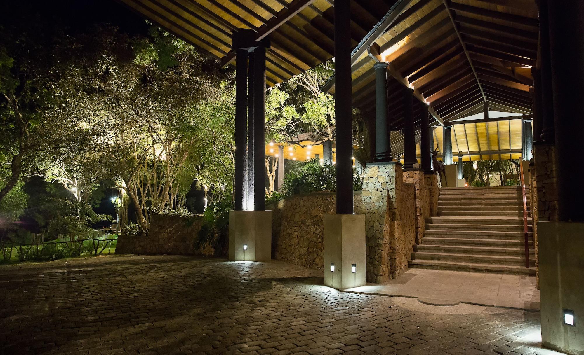 Vista Exterior Deer Park Hotel