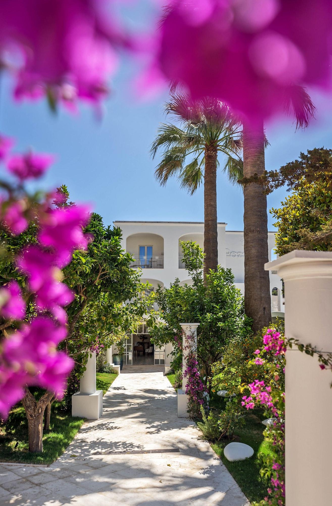 Vista Exterior Pazziella Garden & Suites
