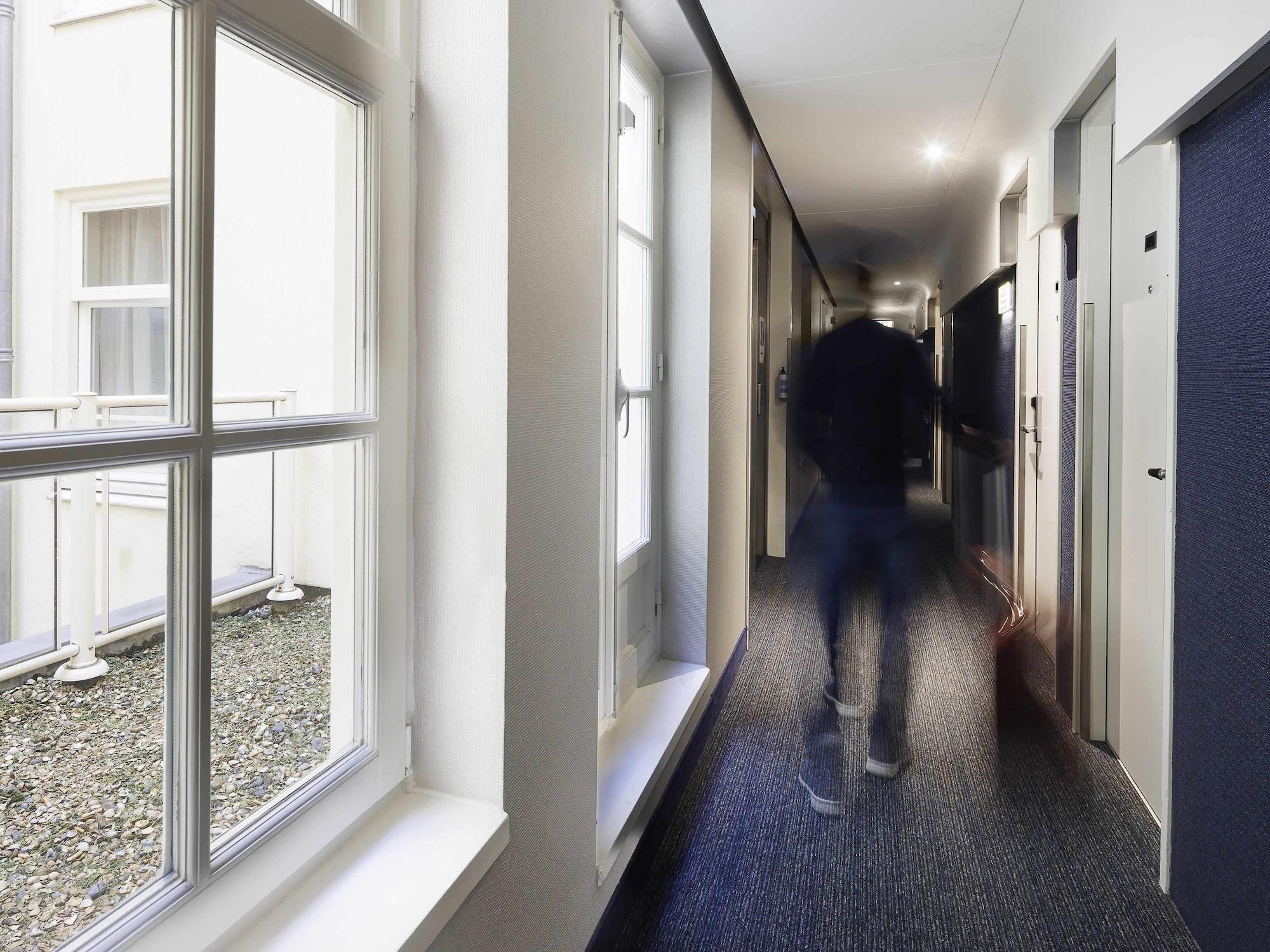 Varios ibis Styles Amsterdam Central Station