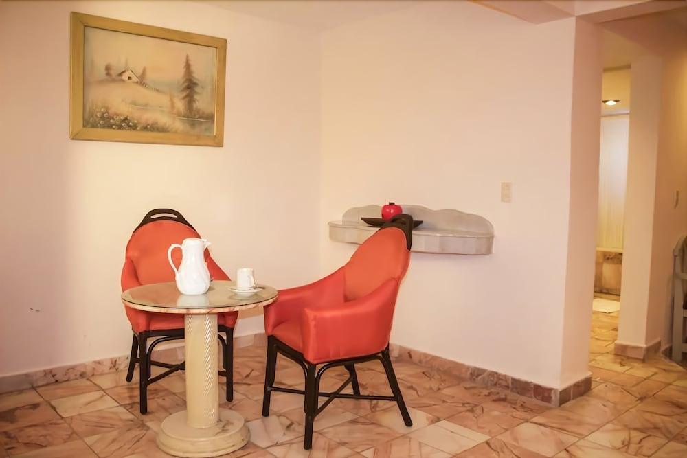 Set de Habitación Hotel Posada del Sol Inn