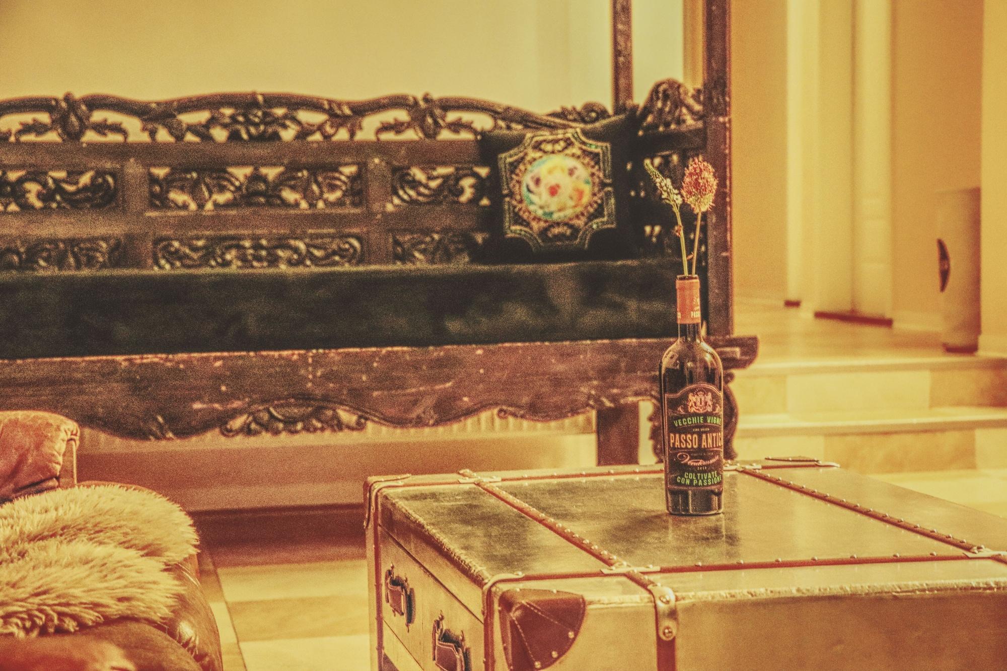 Vista Lobby OPERA Hostel