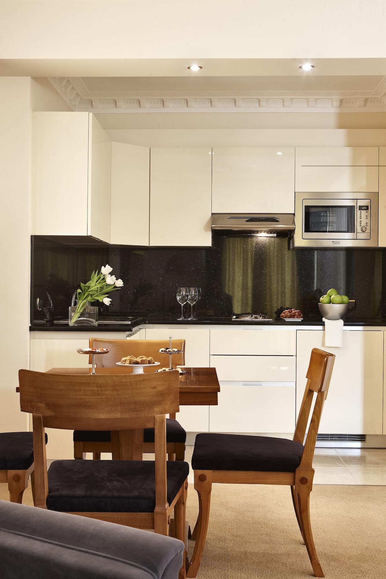 Equipamiento de Habitación AVA Hotel & Suites