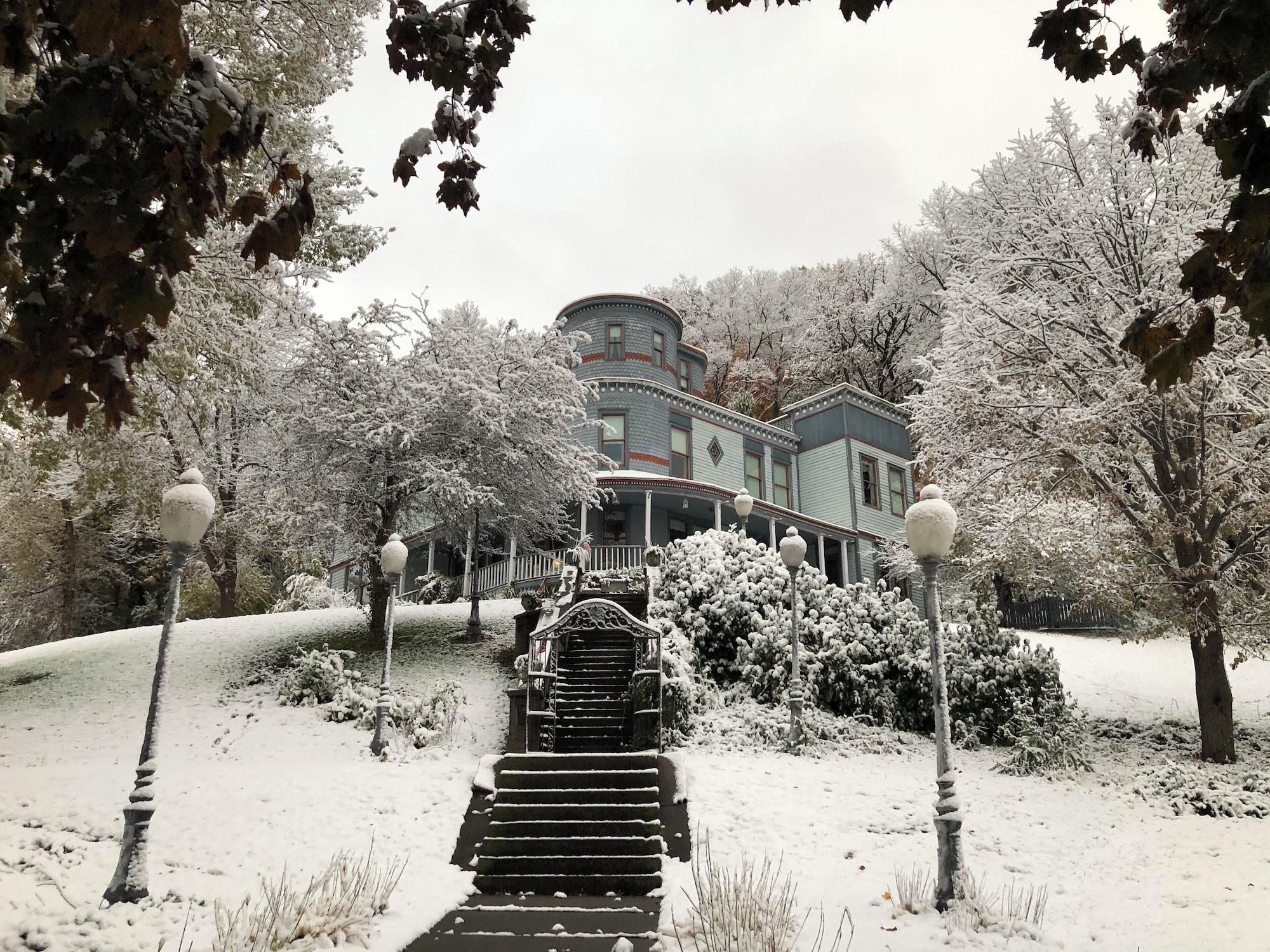 Vista Exterior Mont Rest Inn