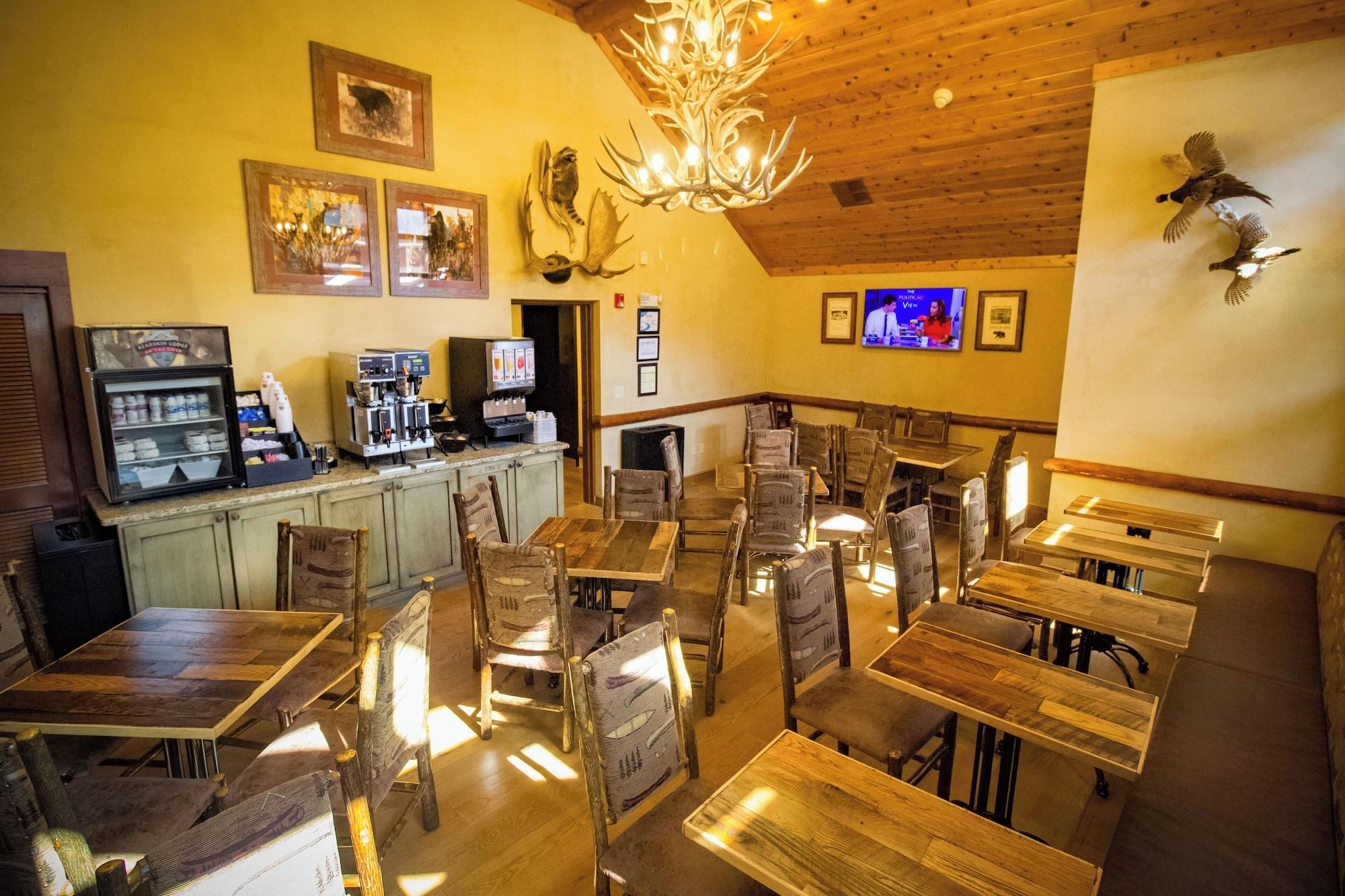 Restaurant Bearskin Lodge on the River