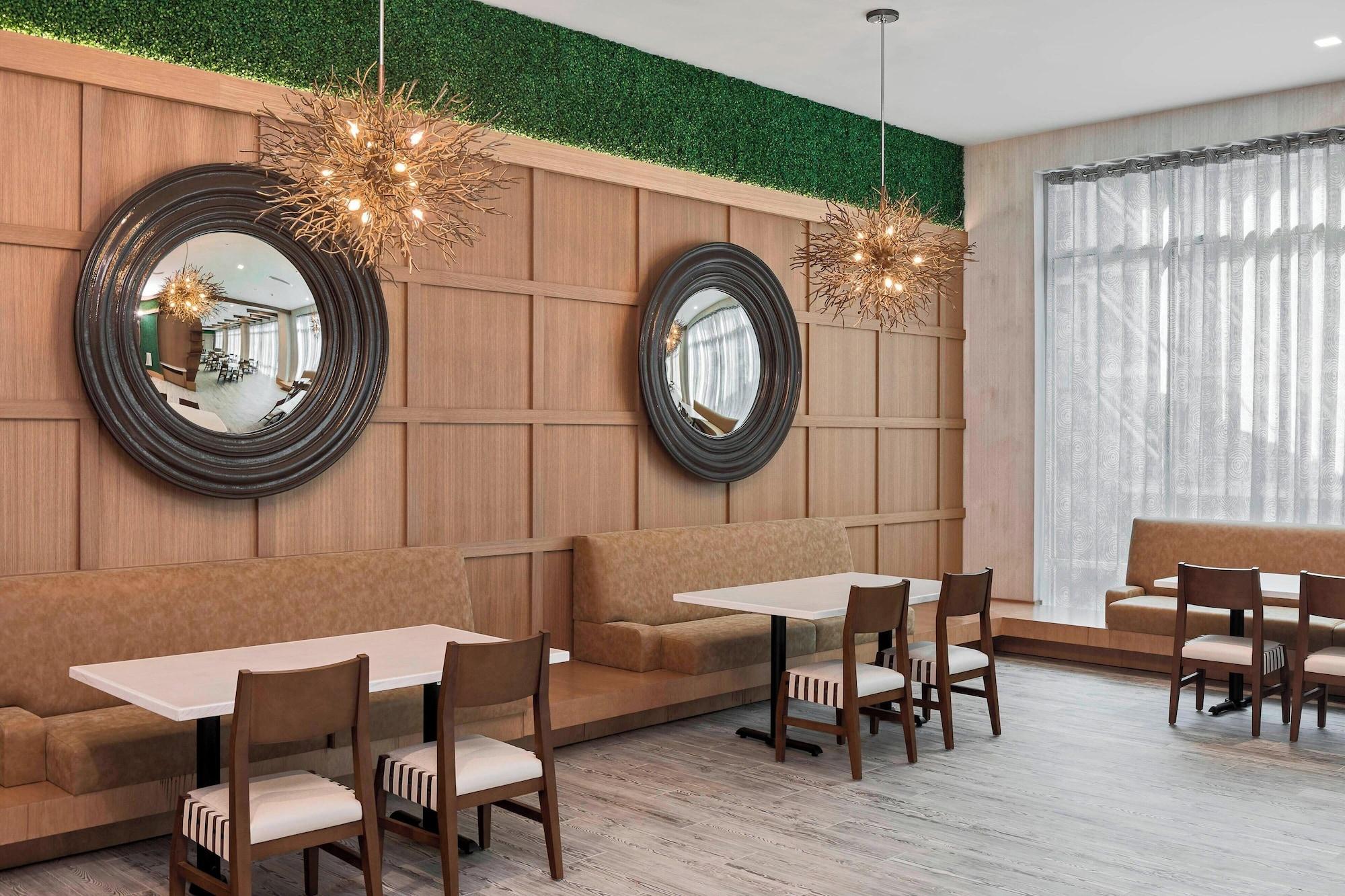 Restaurant Residence Inn by Marriott Greenville Downtown