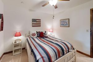 Alquiler Vacacional - Lakefront - Spacious 5-bedroom house on Lake Anna - Public Side