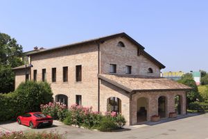 Alojamiento - Maranello Palace
