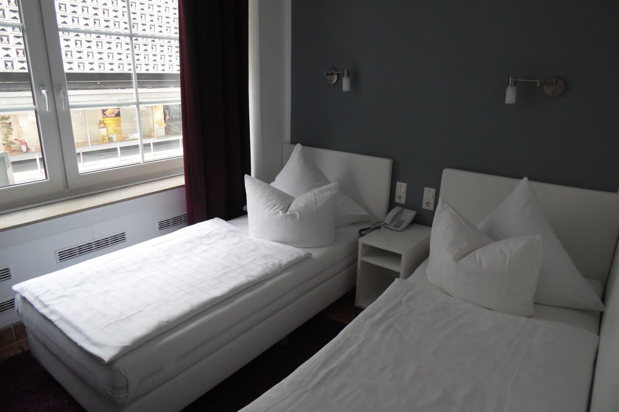 Varios Rheinmetropole Hotel