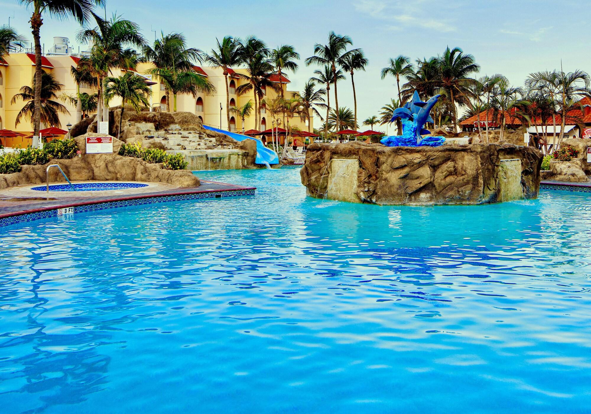 Vista da piscina La Cabana Beach Resort & Casino