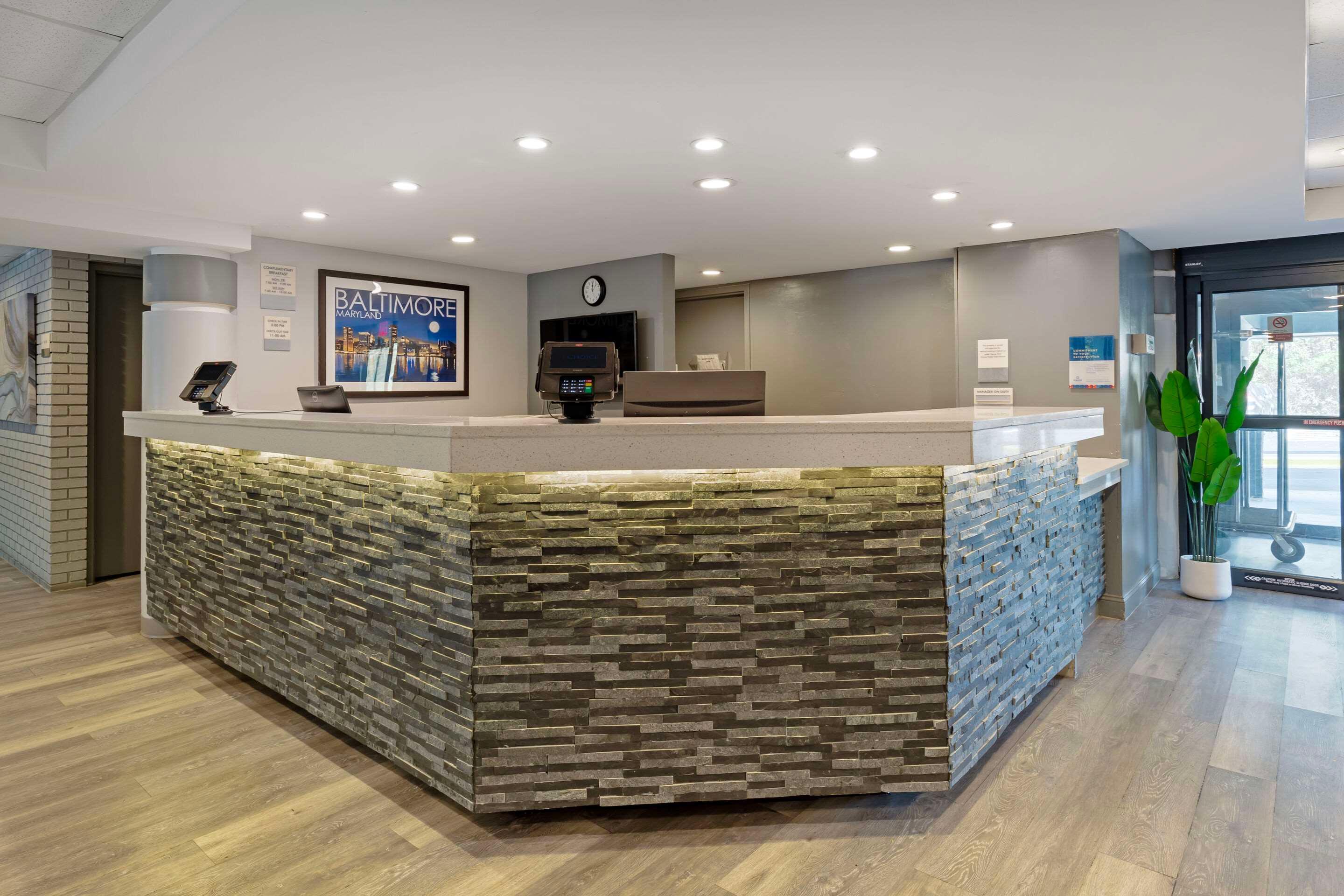 Vista Lobby Clarion Hotel & Suites BWI Airport North