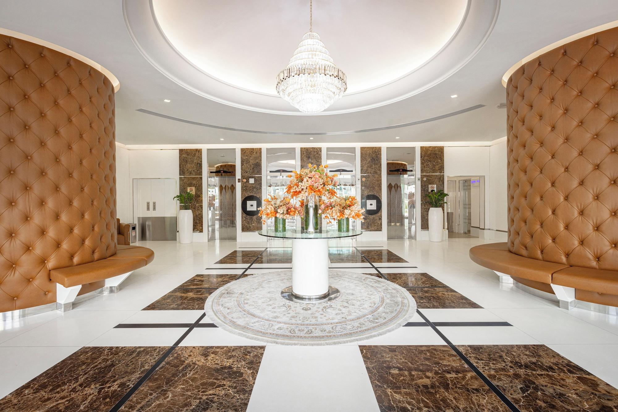 Vista Lobby Golden Sands Hotel & Residences