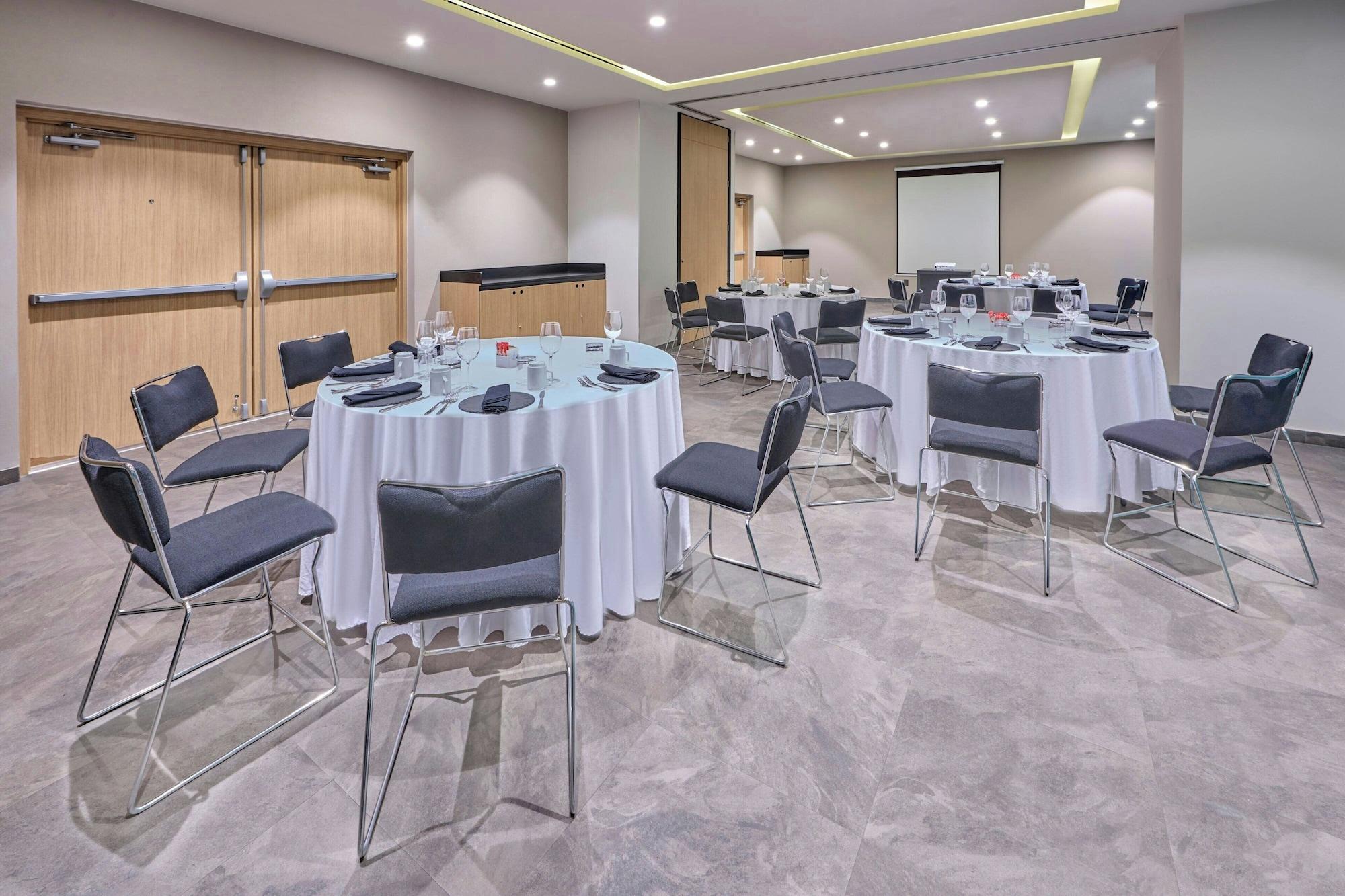 Sala de Reuniones City Express Plus by Marriott Guadalajara Providencia