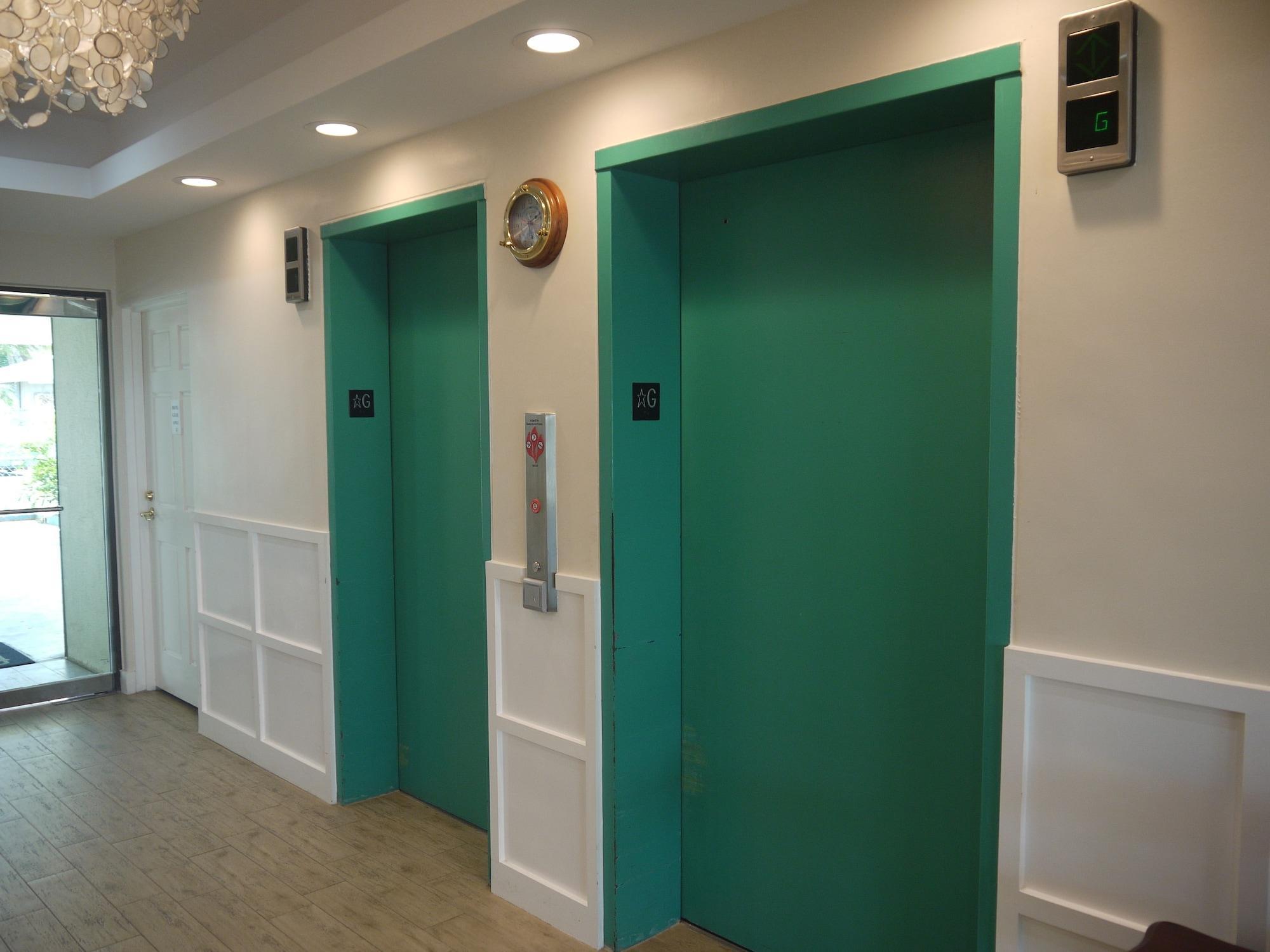 Bar/Salón Aquarius Beach Tower