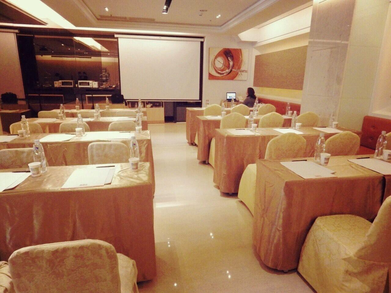 Sala de Reuniones Grand Earl Hotel