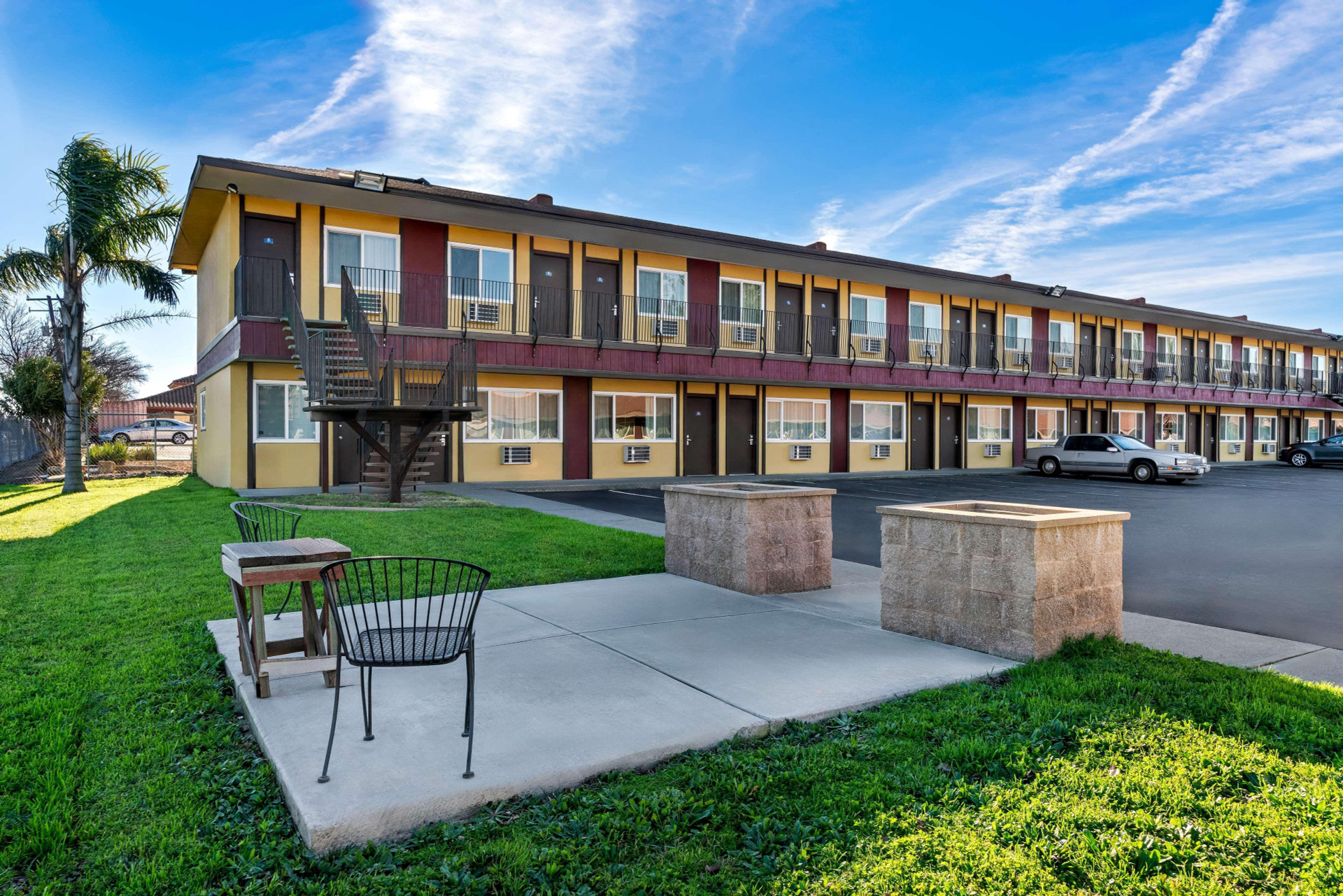 Vista Exterior Americas Best Value Inn Vacaville Napa Valley