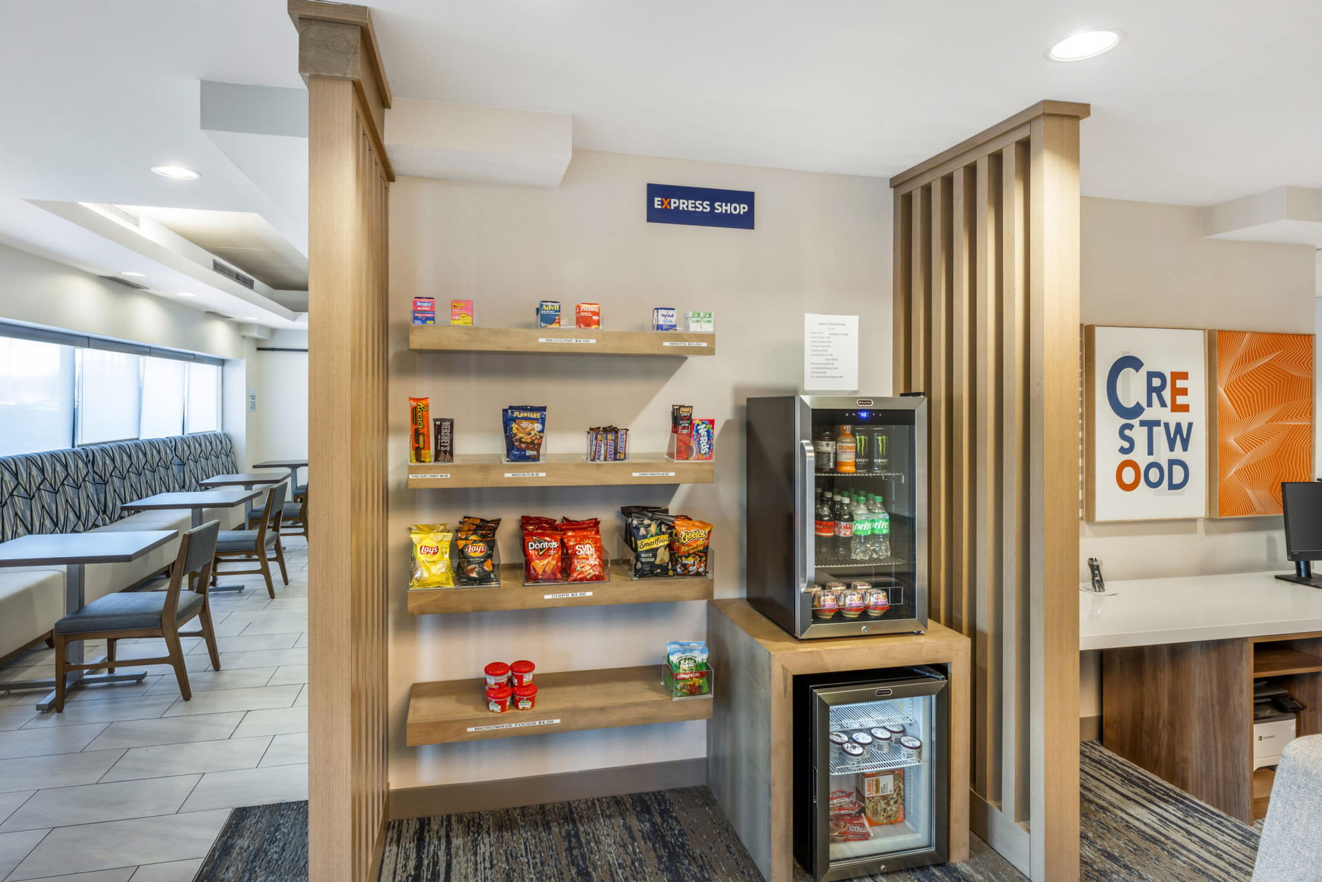 Vista Lobby Holiday Inn Express Crestwood by IHG