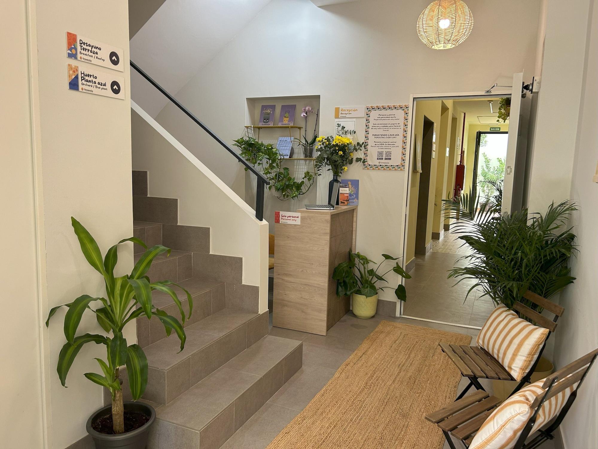 Vista Lobby GrowersGo Boutique Hostel Huelva