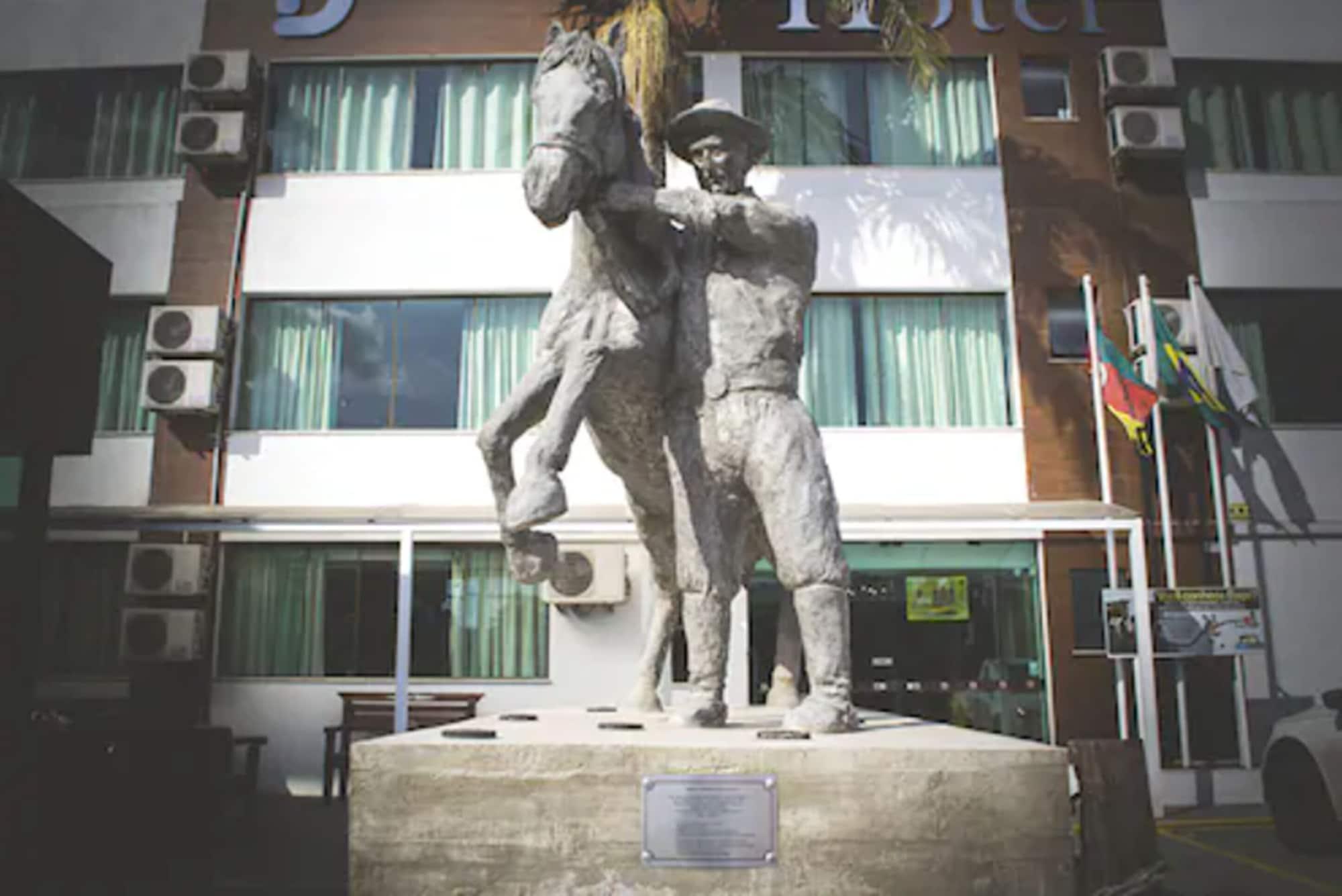 Varios Dallé Hotel
