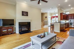 Renta temporal - Walkable + Group-friendly: Houston Home By Stadium