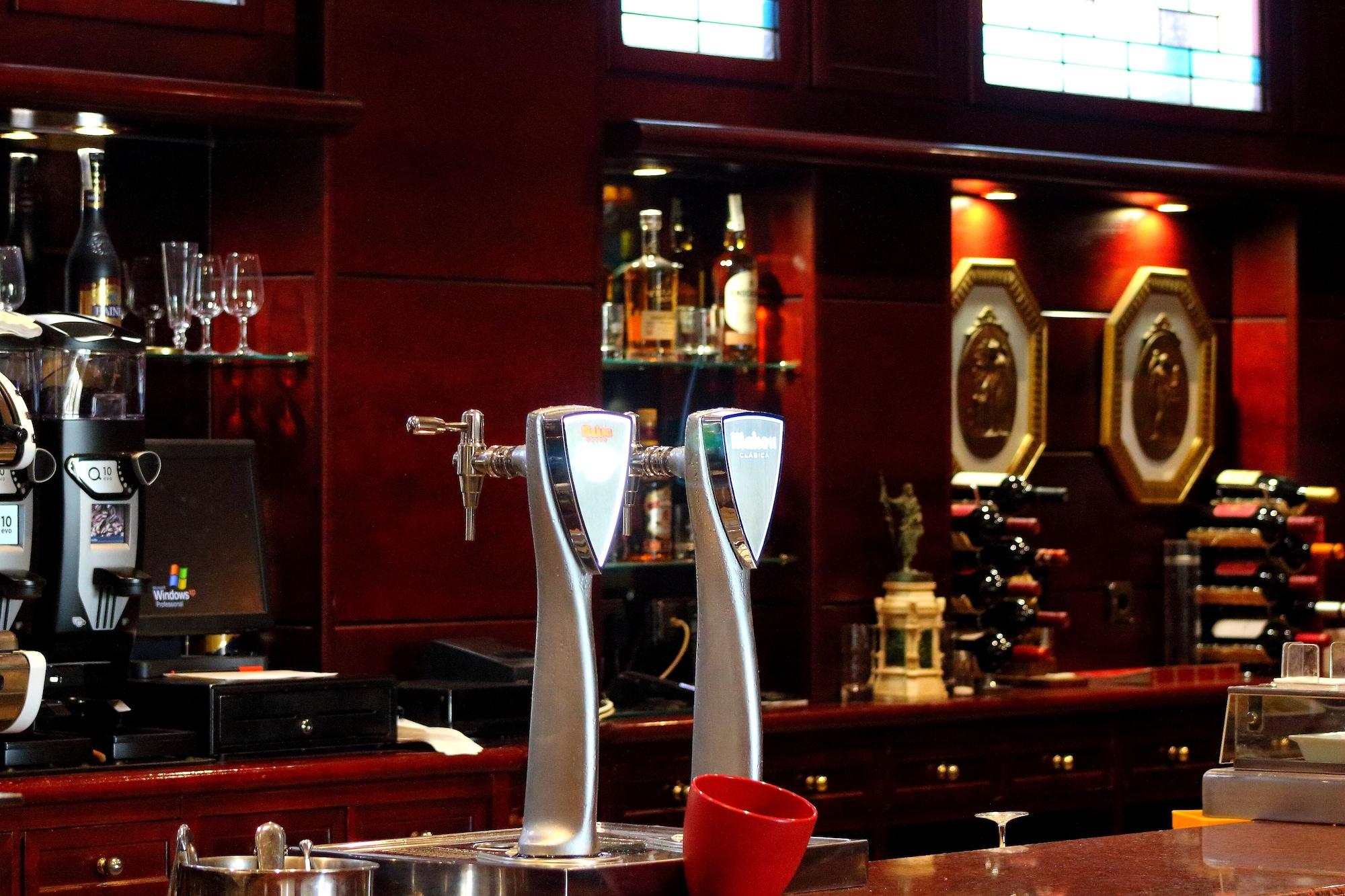 Bar/Salón Hotel Conde Ansúrez