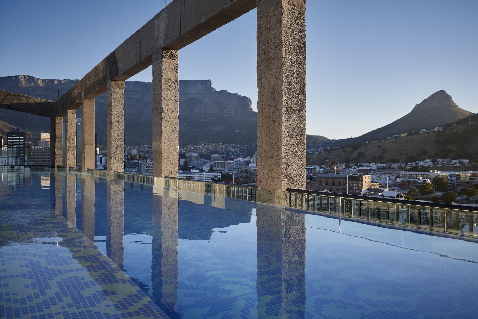 Vista Piscina The Silo Hotel