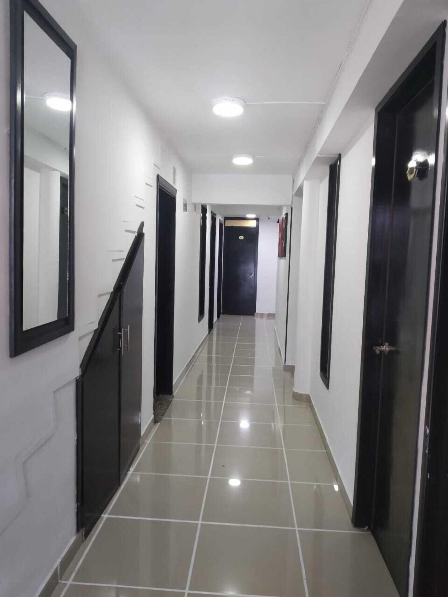 Varios Hotel American Visa