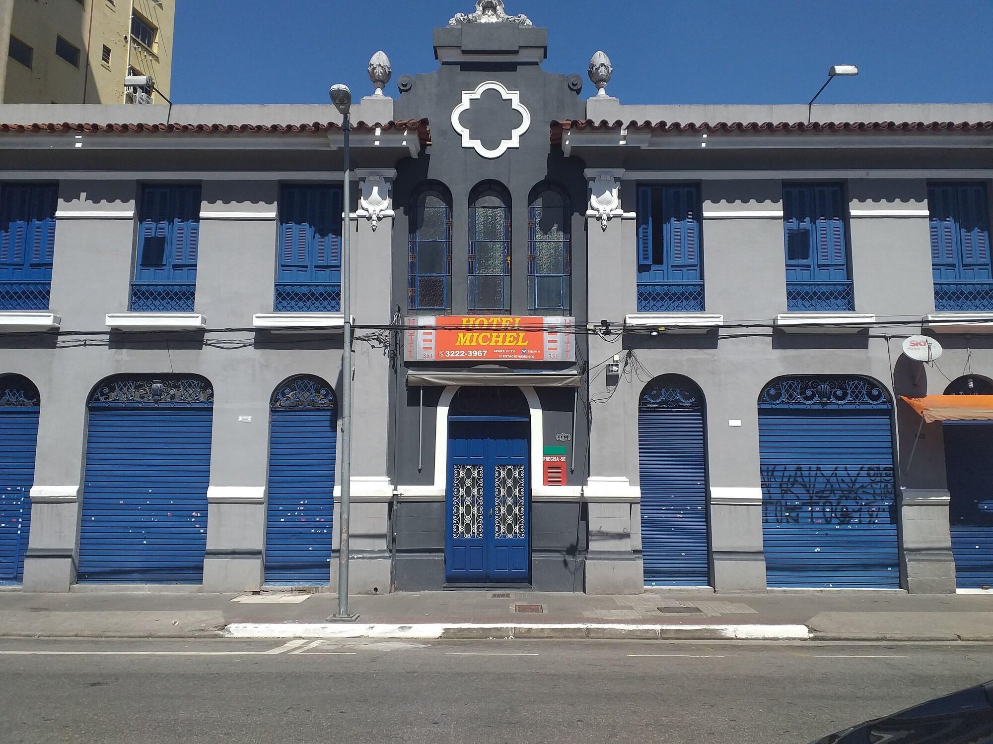 Vista Exterior Hotel Michel