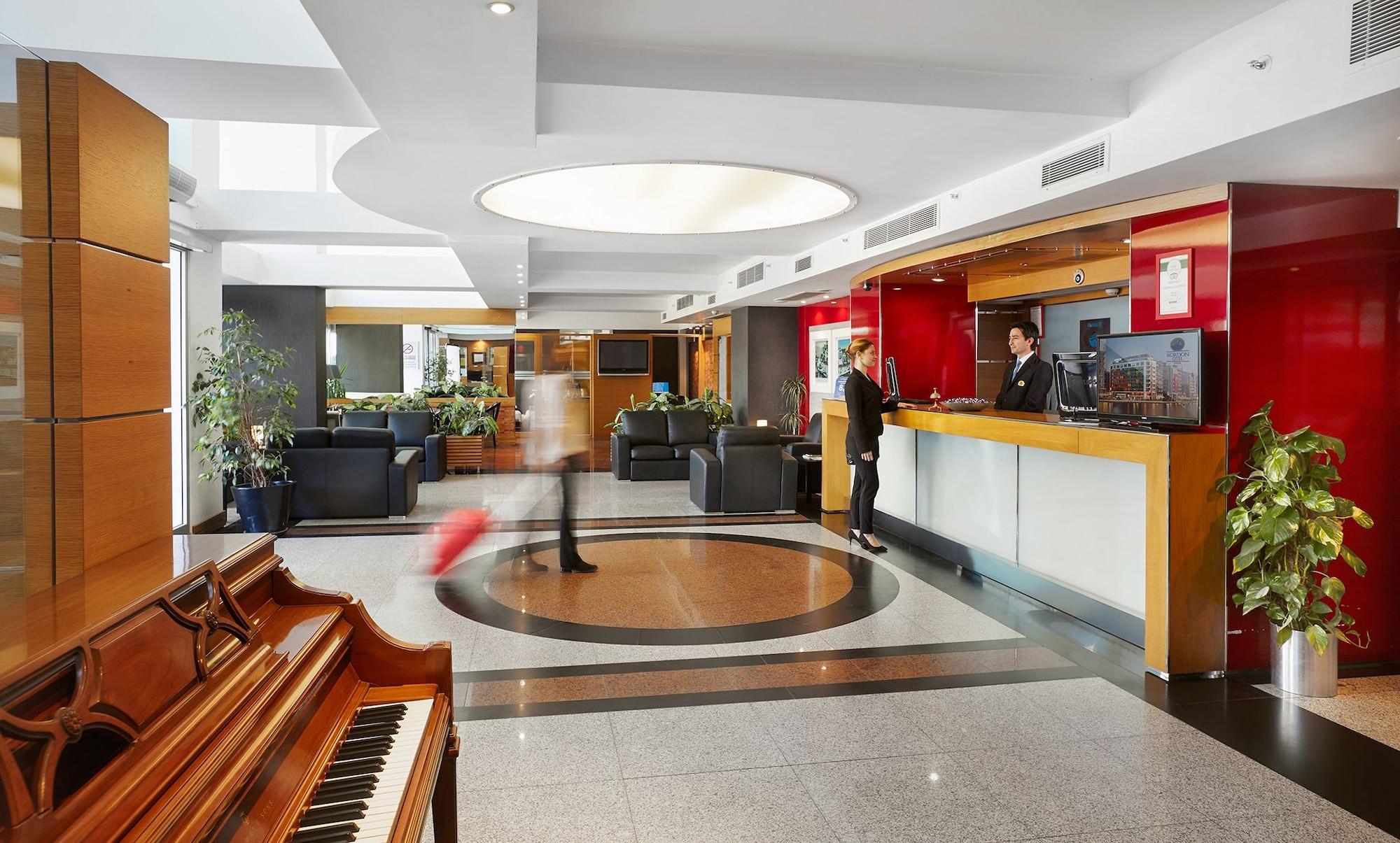 Vista Lobby Kordon Hotel Pasaport
