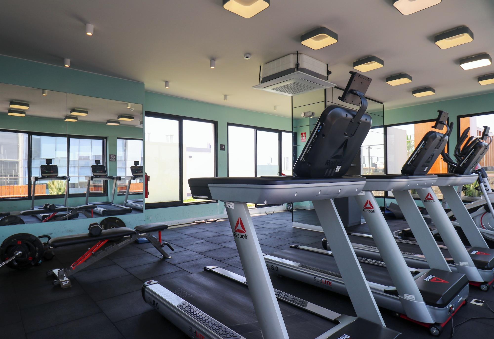 Gimnasio Arona by Wynwood House