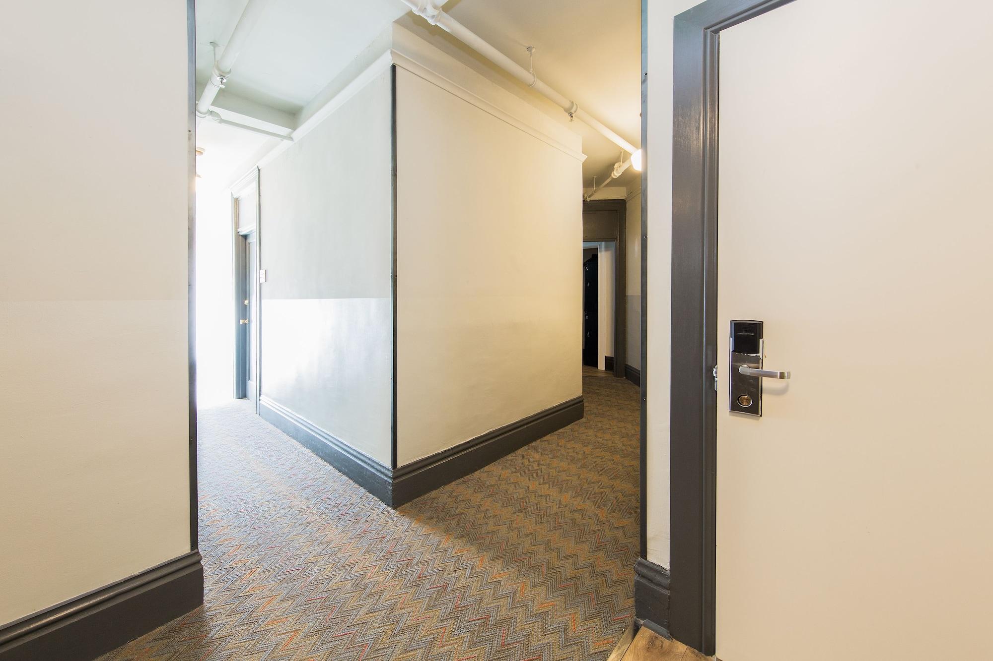 Varios Pod Room O'Farrell St Union Square