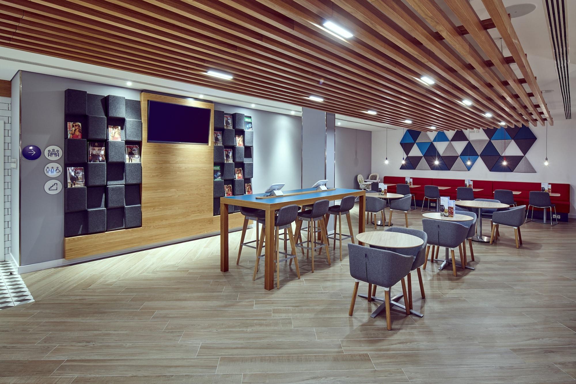 Vista Lobby Holiday Inn Express Gibraltar by IHG