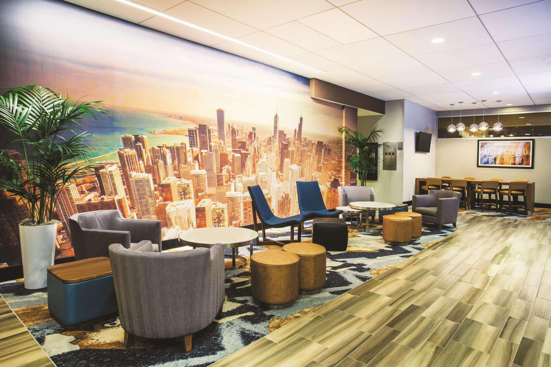 Vista Lobby La Quinta Inn & Suites by Wyndham Chicago Downtown