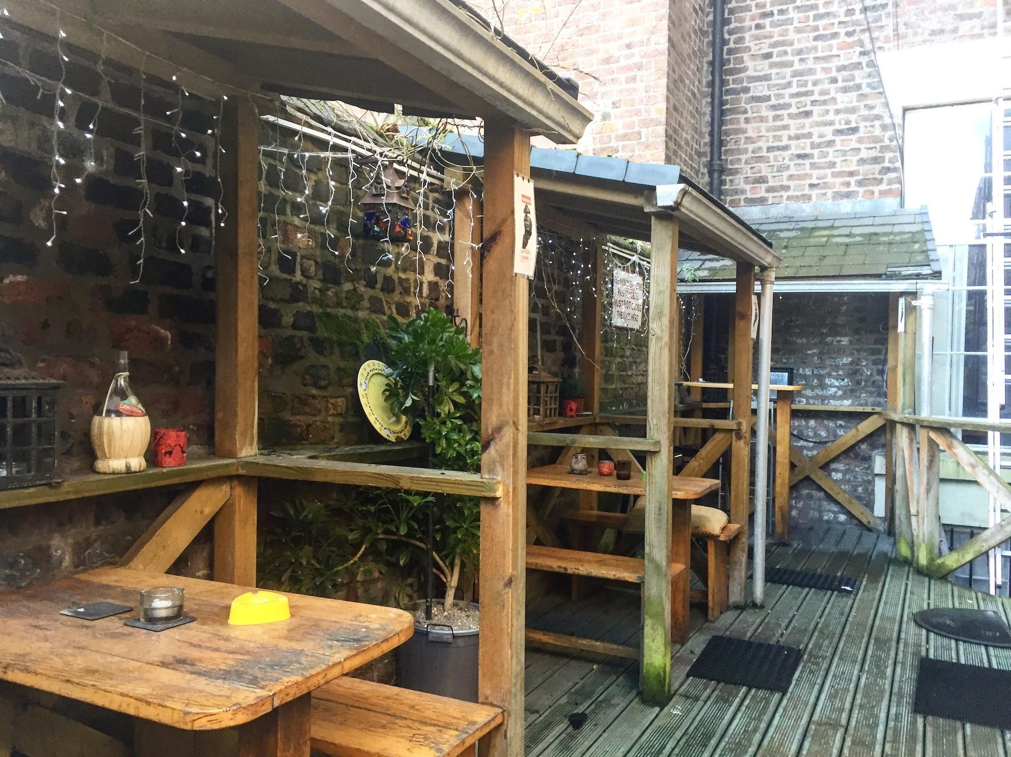 Varios Embassie Backpackers Liverpool