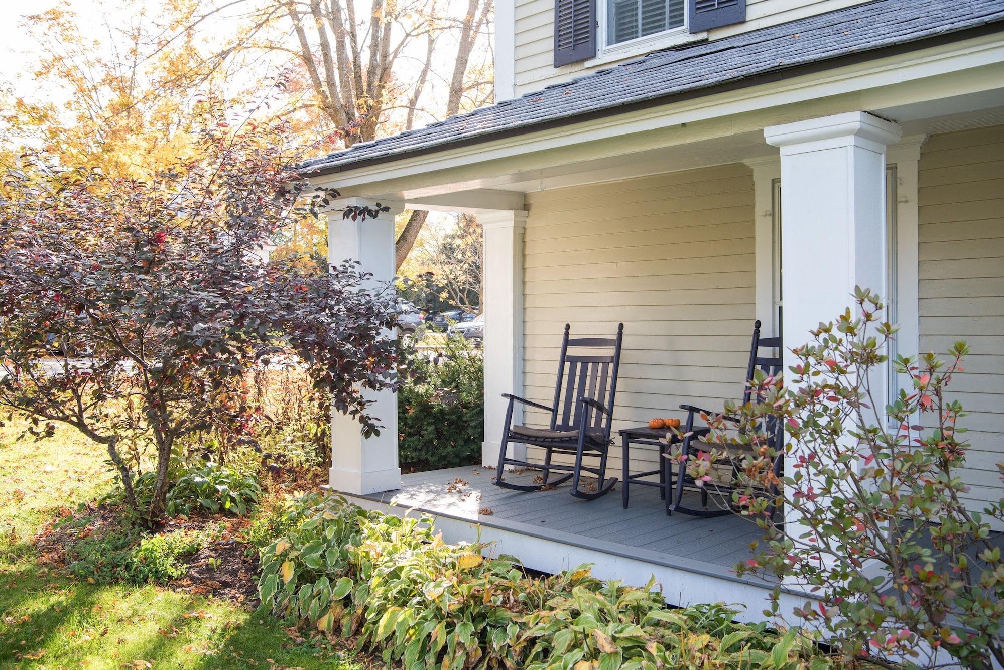 Vista Exterior The Reluctant Panther Inn and Restaurant