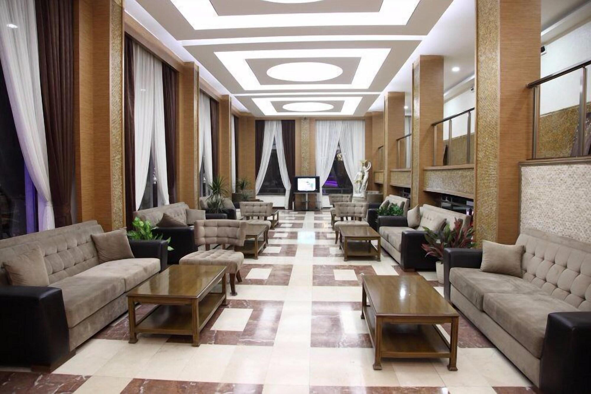 Vista Lobby Grand Ari Hotel