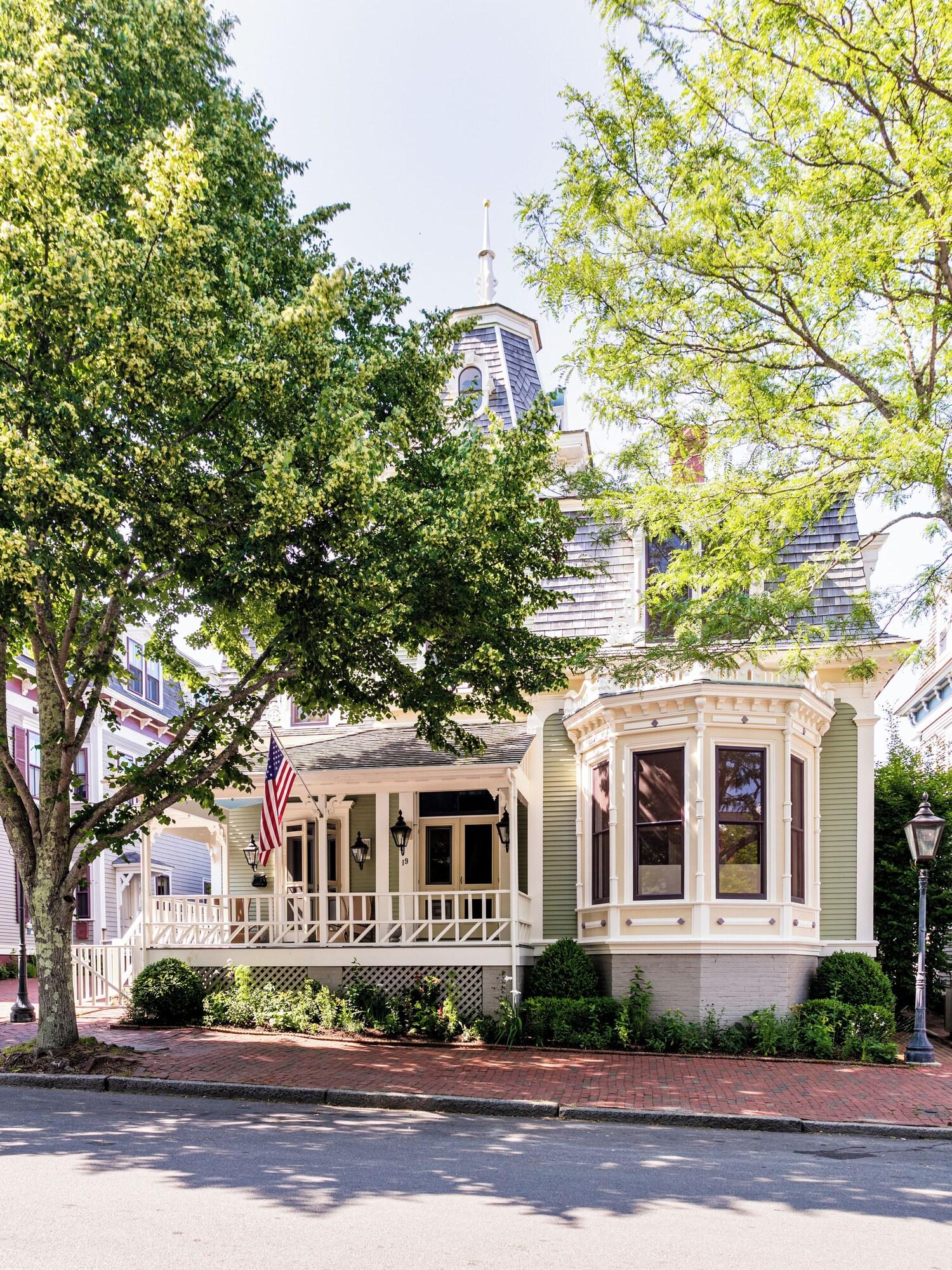 Vista Exterior The Swain House at 21Broad