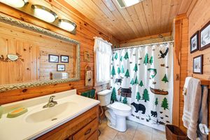 Alquiler Vacacional - Rustic Fancy Gap Cabin w/ Blue Ridge Parkway Views