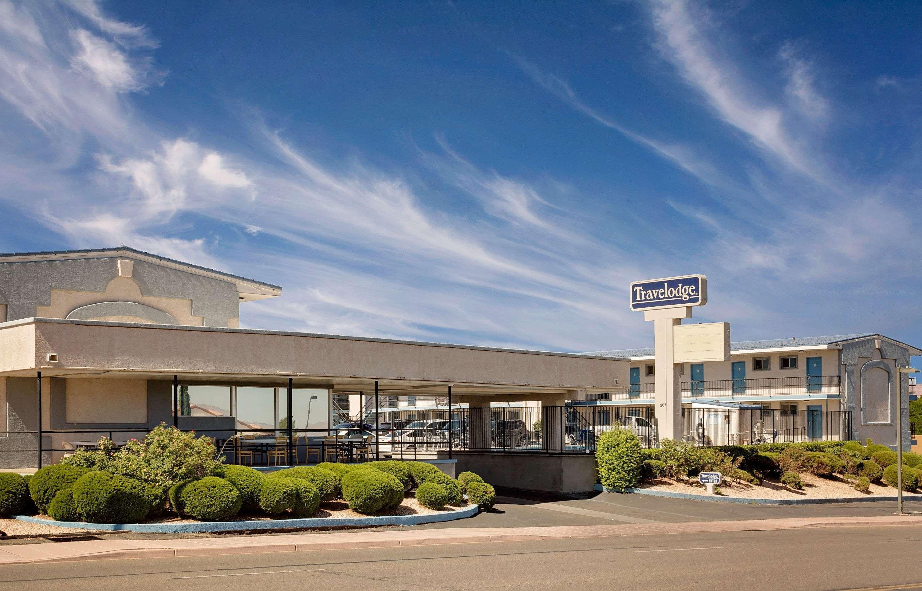 Vista Exterior Travelodge by Wyndham Page, View of Lake Powell