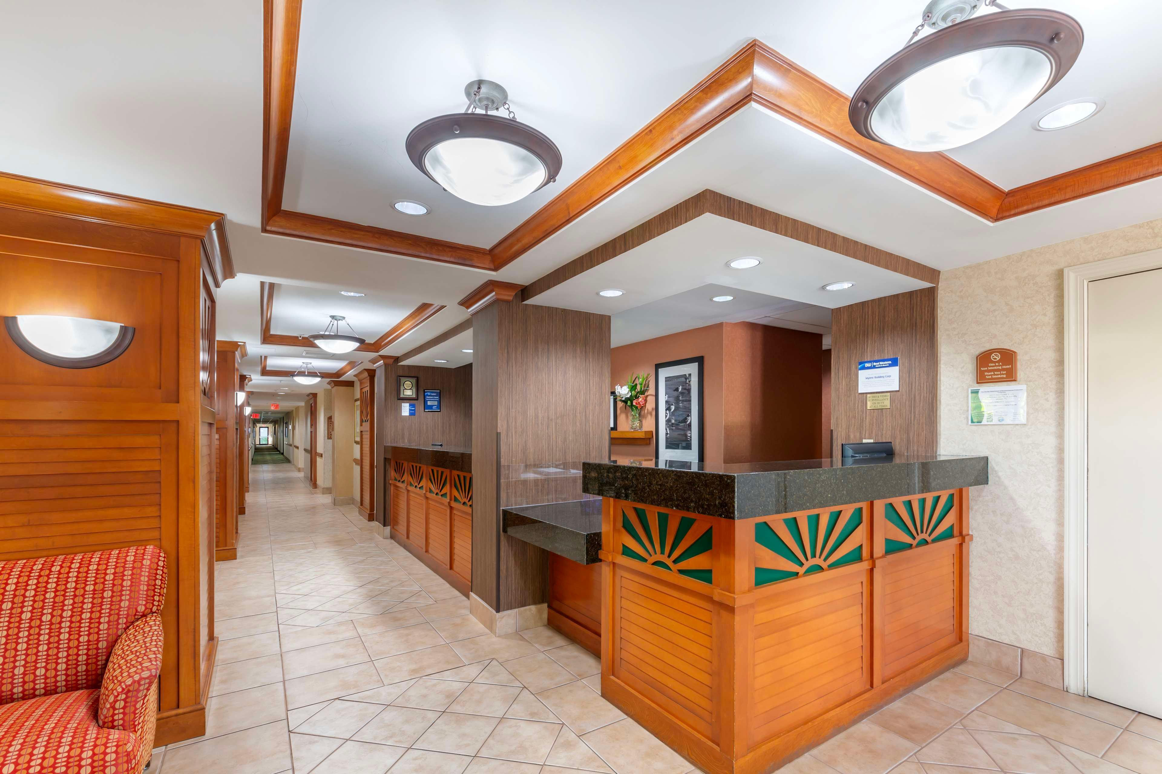 Vista Lobby Best Western Plus Kendall Hotel & Suites