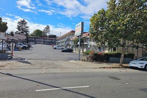 Alojamiento - Terrace Inn and Suites