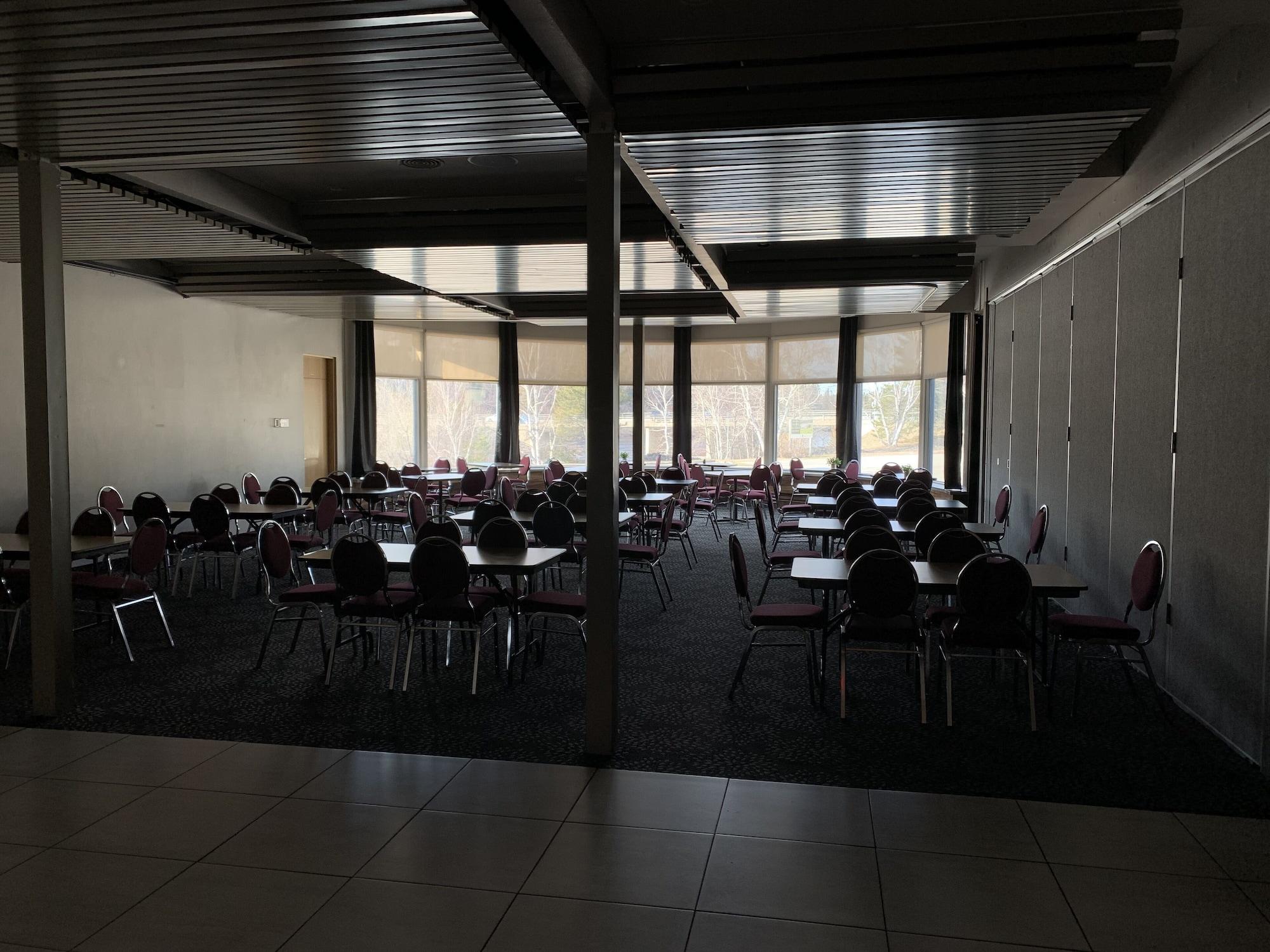 Salón de Baile Motel Chute Des Pères
