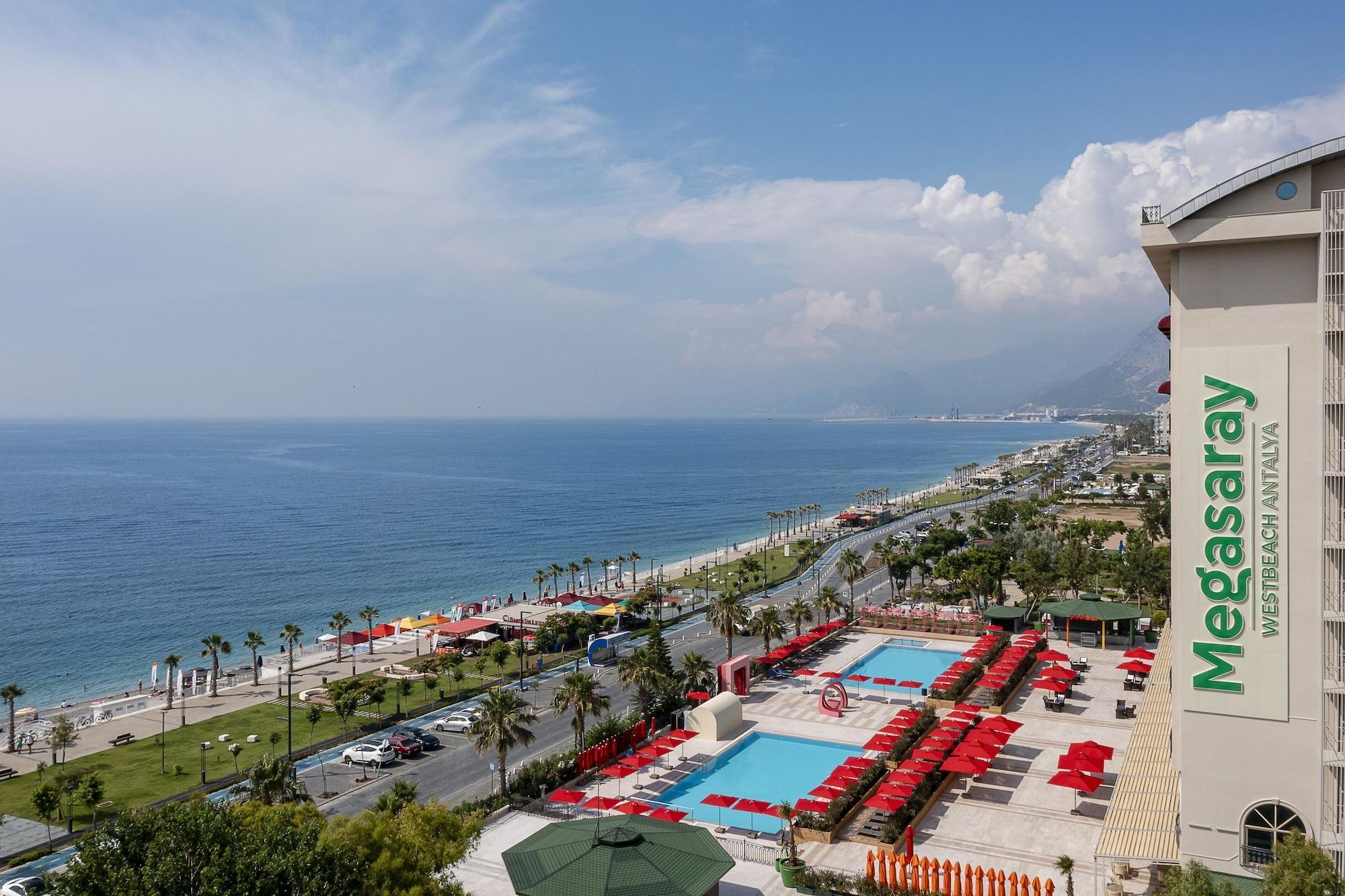 Vista Piscina Megasaray Westbeach Antalya